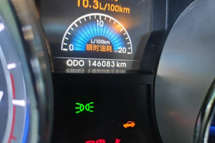 Used Hyundai Sonata 2011 2.0L Automatic Luxury Edition Odometer Close Up