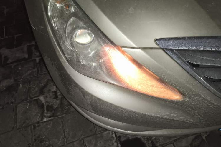 Used Hyundai Sonata 2011 2.0L Automatic Luxury Edition Right Front Headlight