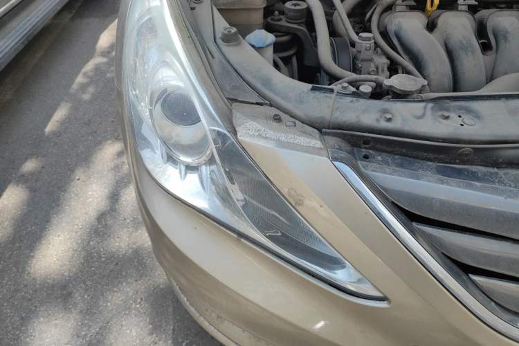 Used Hyundai Sonata 2011 2.0L Automatic Luxury Edition Right Front Headlight