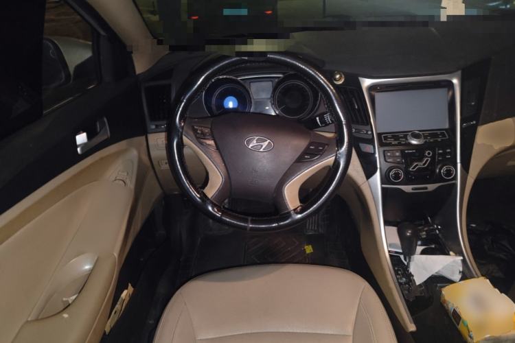 Used Hyundai Sonata 2011 2.0L Automatic Fashion Edition Steering Wheel