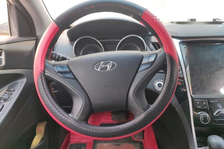 Used Hyundai Sonata 2011 2.0L Automatic Luxury Edition Steering Wheel