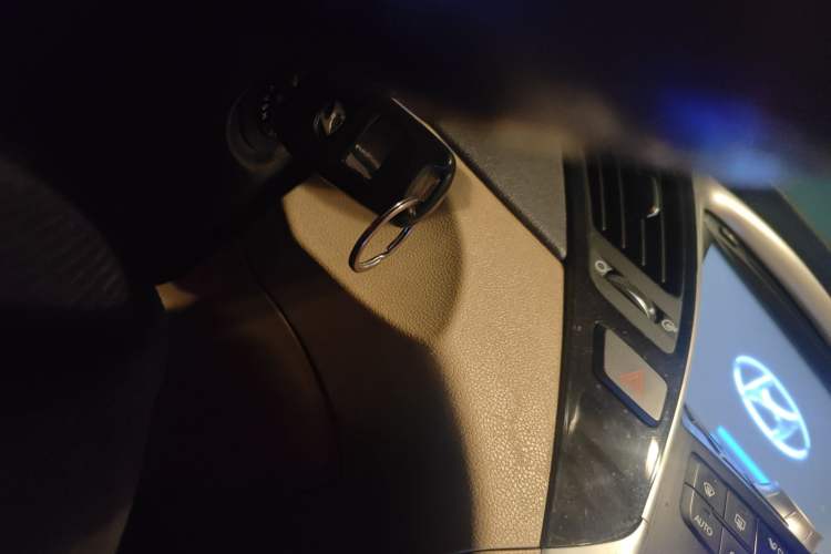 Used Hyundai Sonata 2011 2.0L Automatic Fashion Edition Vehicle Key