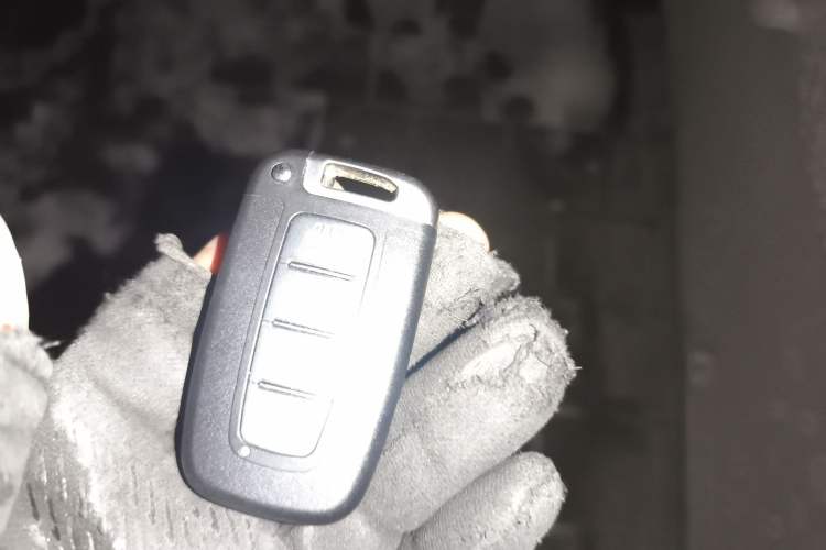 Used Hyundai Sonata 2011 2.0L Automatic Luxury Edition Vehicle Key