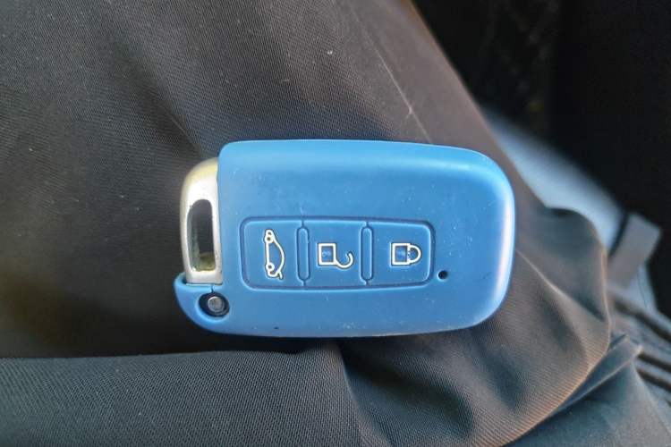 Used Hyundai Sonata 2011 2.0L Automatic Luxury Edition Vehicle Key