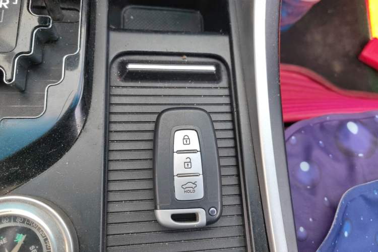 Used Hyundai Sonata 2011 2.0L Automatic Luxury Edition Vehicle Key