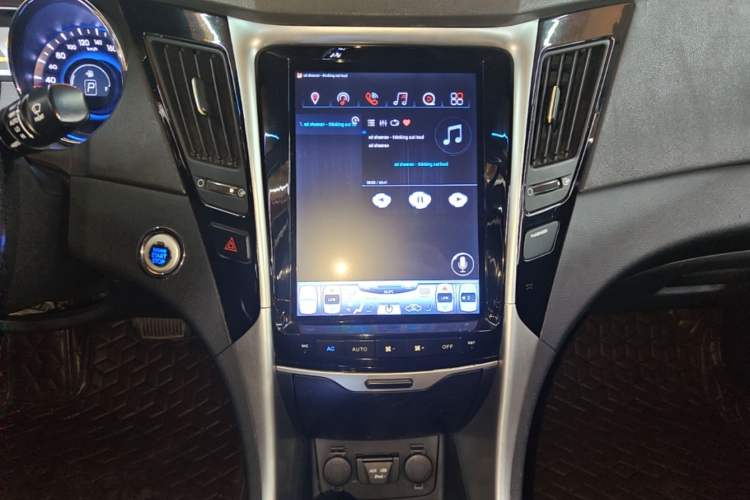 Used Hyundai Sonata 2013 2.4L Automatic Luxury Version China IV Standard Audio And AC Panel