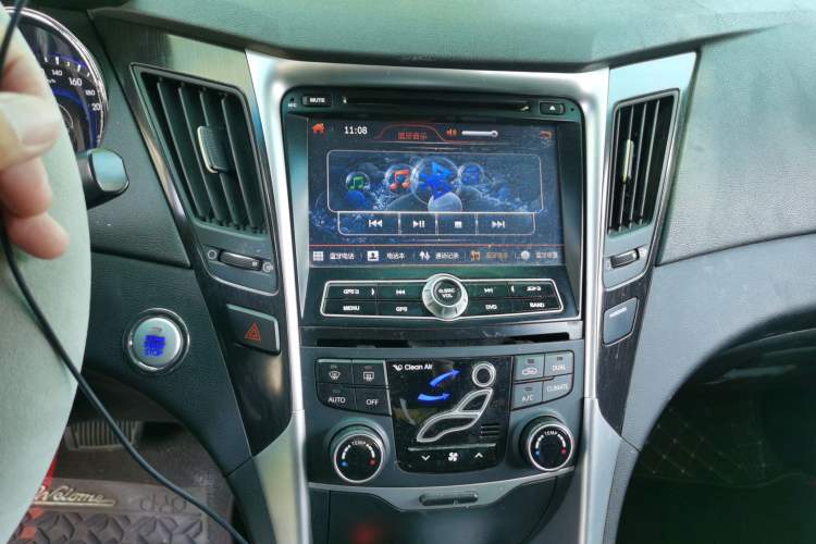 Used Hyundai Sonata 2013 2.4L Automatic Leading Edition China IV Standard Audio And AC Panel