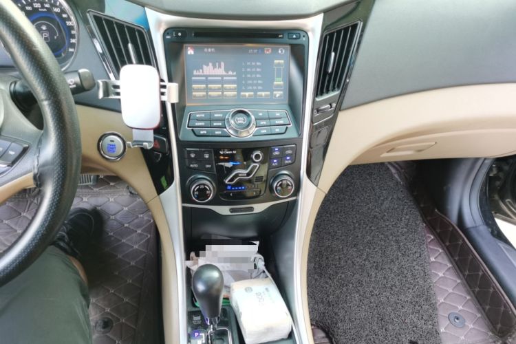 Used Hyundai Sonata 2013 2.4L Automatic Leading Edition China IV Standard Audio And AC Panel
