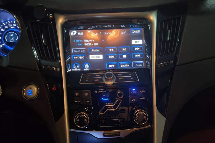 Used Hyundai Sonata 2013 2.0L Automatic Luxury Edition Audio And AC Panel