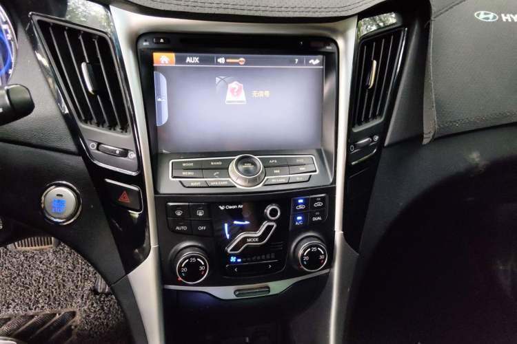 Used Hyundai Sonata 2013 2.4L Automatic Leading Edition China V Standard Audio And AC Panel