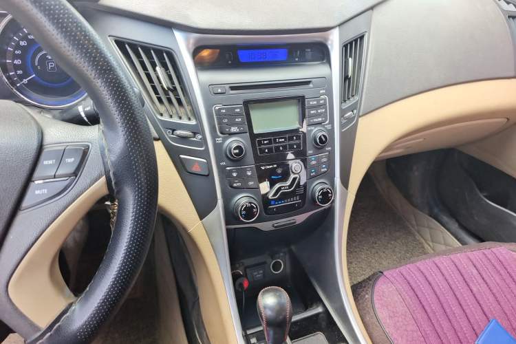 Used Hyundai Sonata 2013 2.0L Automatic Leading Edition Audio And AC Panel