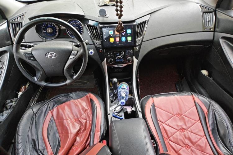 Used Hyundai Sonata 2013 2.0L Automatic Luxury Edition Center Console