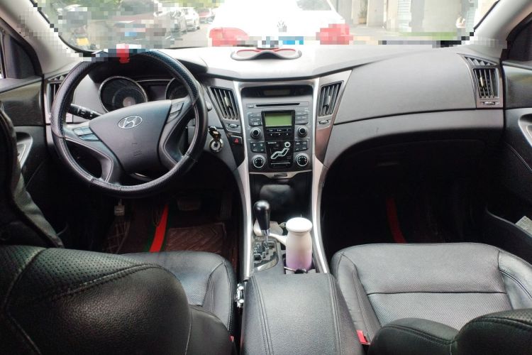 Used Hyundai Sonata 2013 2.0L Automatic Luxury Edition Center Console