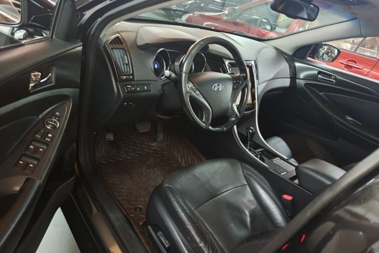 Used Hyundai Sonata 2013 2.4L Automatic Luxury Version China IV Standard Driver Seat