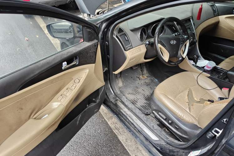 Used Hyundai Sonata 2013 2.0L Automatic Luxury Edition Driver Seat