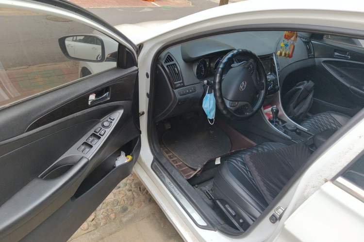 Used Hyundai Sonata 2013 2.0L Automatic Luxury Edition Driver Seat