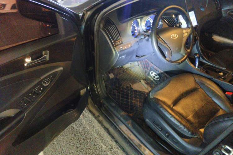 Used Hyundai Sonata 2013 2.4L Automatic Luxury Version China IV Standard Driver Seat