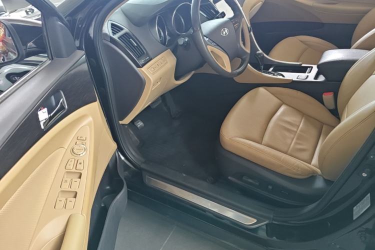 Used Hyundai Sonata 2013 2.0L Automatic Luxury Edition Driver Seat