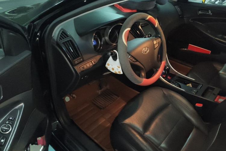 Used Hyundai Sonata 2013 2.0L Automatic Luxury Edition Driver Seat