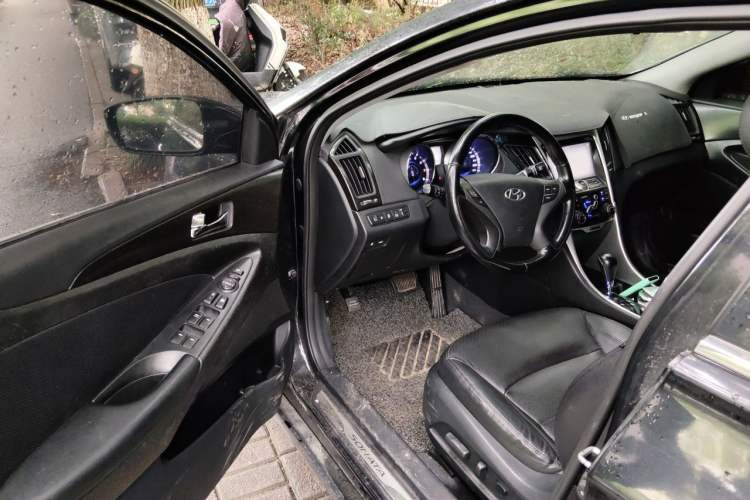 Used Hyundai Sonata 2013 2.4L Automatic Leading Edition China V Standard Driver Seat