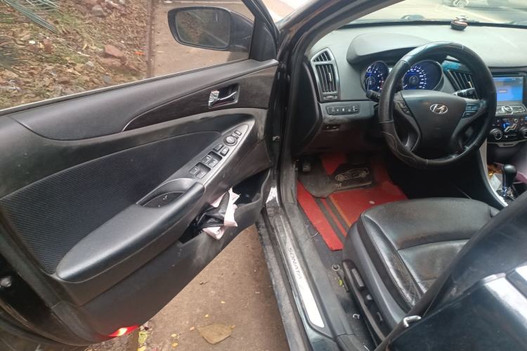 Used Hyundai Sonata 2013 2.4L Automatic Leading Edition China IV Standard Driver Seat