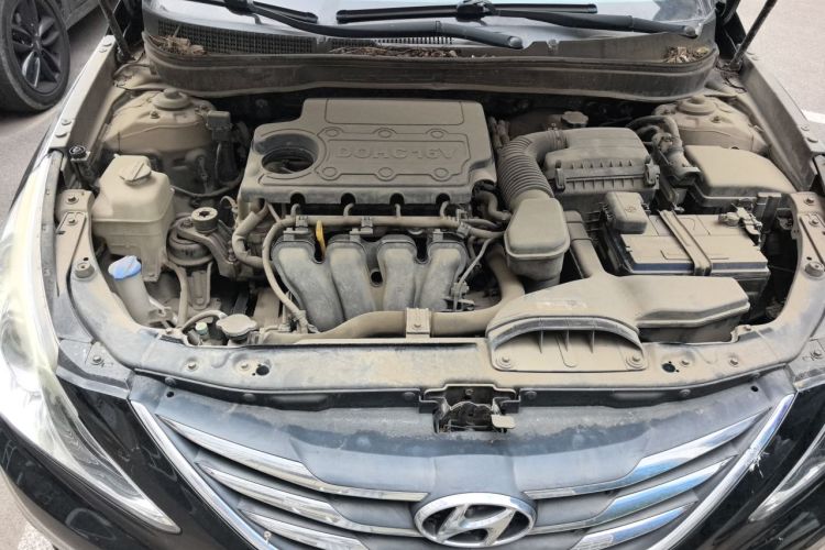 Used Hyundai Sonata 2013 2.4L Automatic Leading Edition China IV Standard Engine Bay