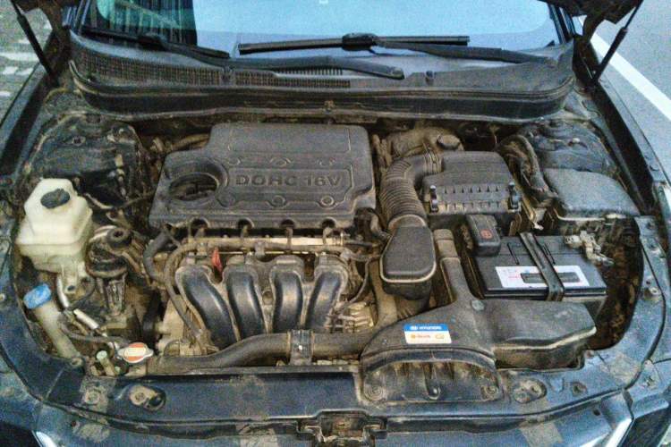 Used Hyundai Sonata 2013 2.4L Automatic Luxury Version China IV Standard Engine Bay