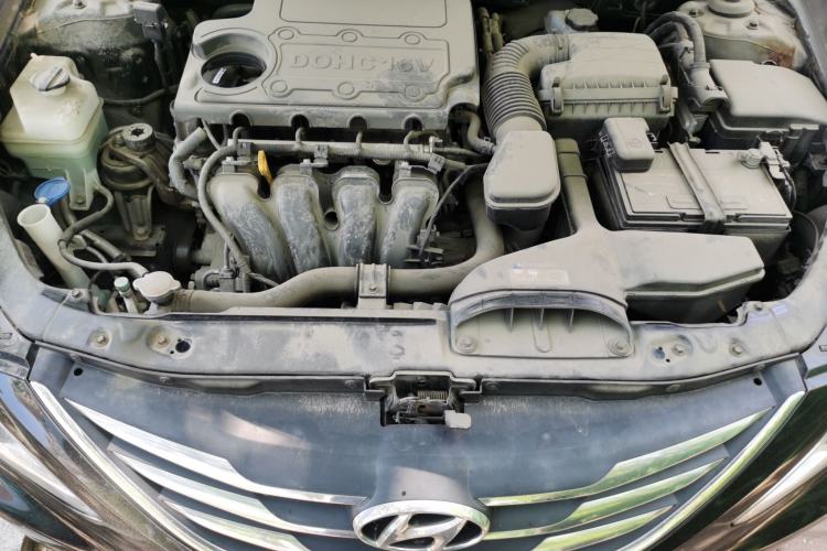 Used Hyundai Sonata 2013 2.4L Automatic Leading Edition China IV Standard Engine Bay