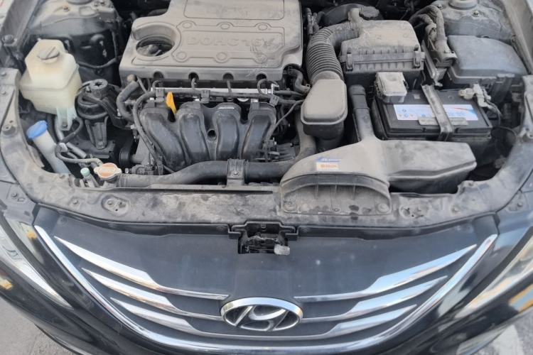 Used Hyundai Sonata 2013 2.4L Automatic Luxury Version China IV Standard Engine Bay