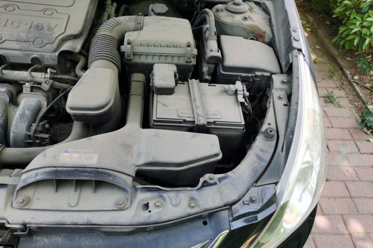 Used Hyundai Sonata 2013 2.4L Automatic Leading Edition China IV Standard Engine Bay Left