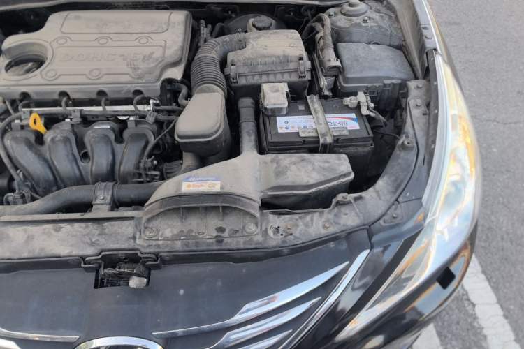 Used Hyundai Sonata 2013 2.4L Automatic Luxury Version China IV Standard Engine Bay Left