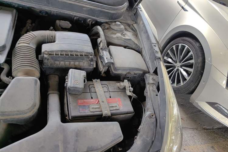 Used Hyundai Sonata 2013 2.4L Automatic Leading Edition China IV Standard Engine Bay Left