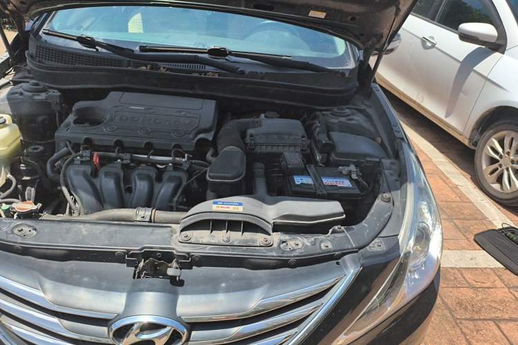 Used Hyundai Sonata 2013 2.4L Automatic Leading Edition China IV Standard Engine Bay Left