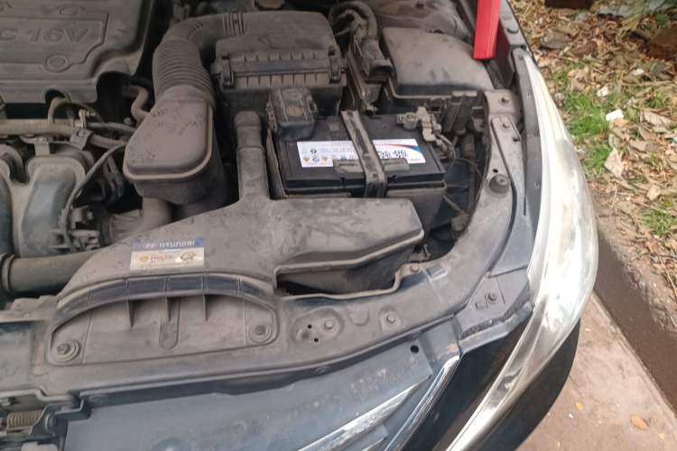 Used Hyundai Sonata 2013 2.4L Automatic Leading Edition China IV Standard Engine Bay Left