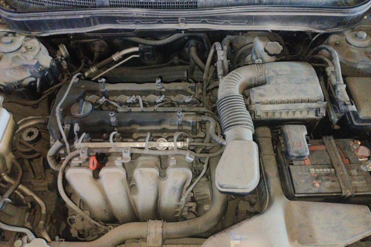 Used Hyundai Sonata 2013 2.4L Automatic Luxury Version China IV Standard Engine Bay
