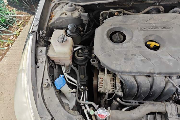 Used Hyundai Sonata 2013 2.0L Automatic Luxury Edition Engine Bay Right