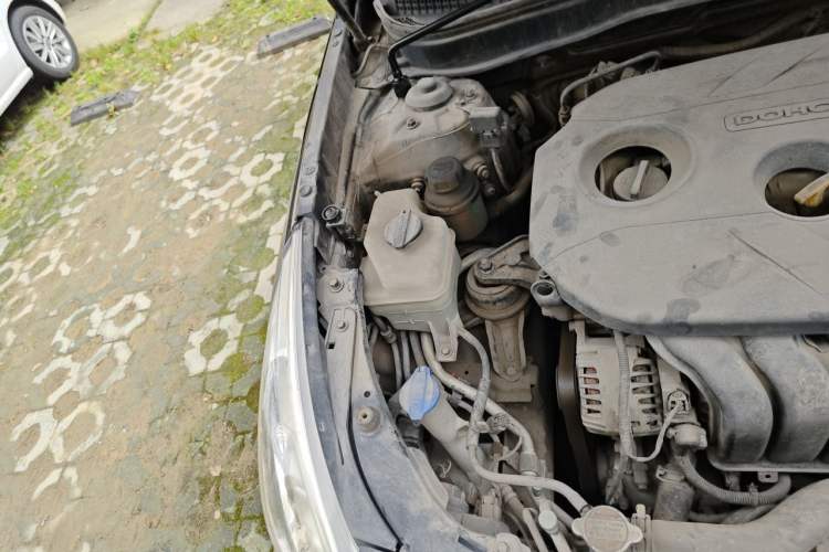 Used Hyundai Sonata 2013 2.0L Automatic Luxury Edition Engine Bay Right