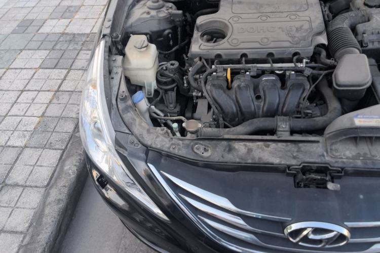 Used Hyundai Sonata 2013 2.4L Automatic Luxury Version China IV Standard Engine Bay Right