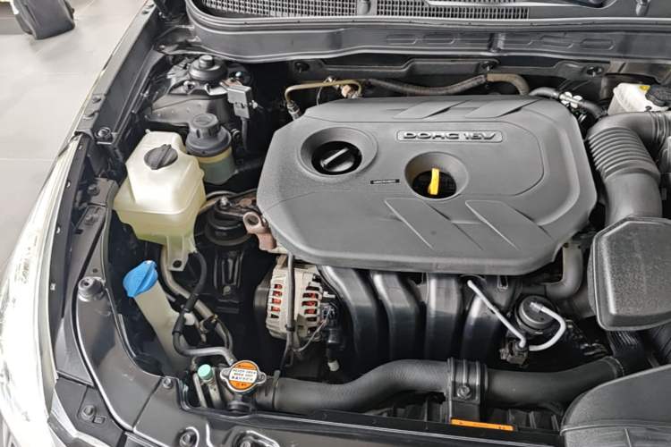 Used Hyundai Sonata 2013 2.0L Automatic Luxury Edition Engine Bay Right