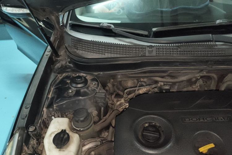 Used Hyundai Sonata 2013 2.0L Automatic Luxury Edition Engine Bay Right