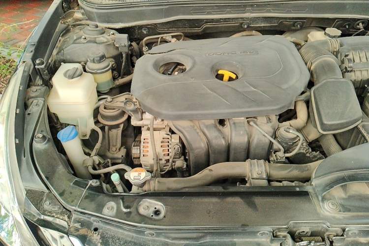 Used Hyundai Sonata 2013 2.0L Automatic Luxury Edition Engine Bay Right