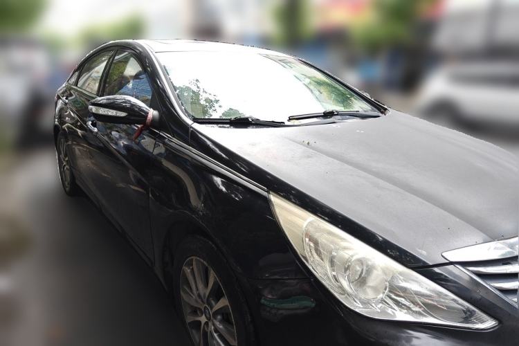 Used Hyundai Sonata 2013 2.0L Automatic Luxury Edition Front Right 45 Deg