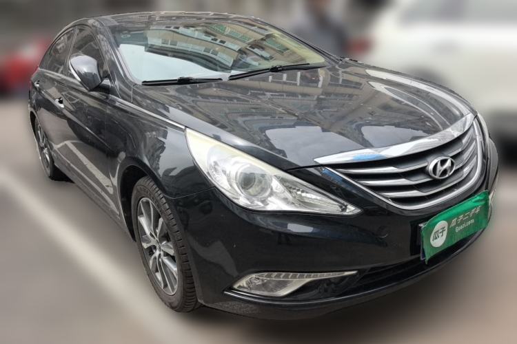 Used Hyundai Sonata 2013 2.4L Automatic Leading Edition China IV Standard Front Right 45 Deg