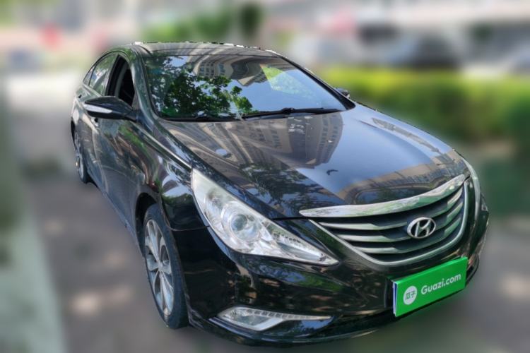 Used Hyundai Sonata 2013 2.4L Automatic Leading Edition China IV Standard Front Right 45 Deg