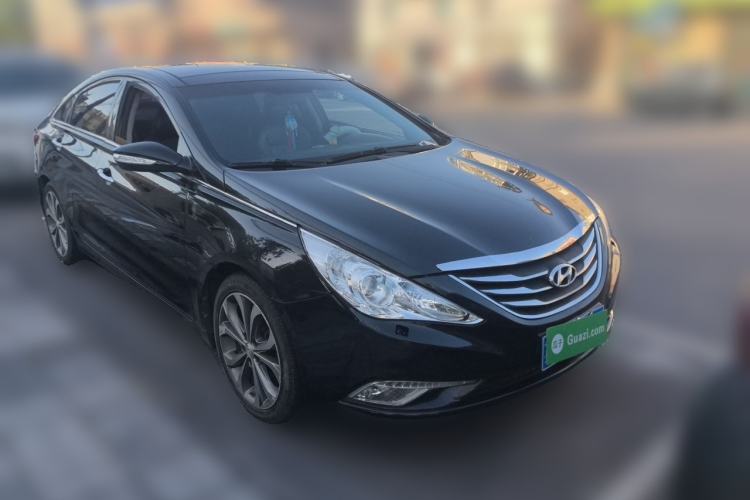 Used Hyundai Sonata 2013 2.4L Automatic Luxury Version China IV Standard Front Right 45 Deg