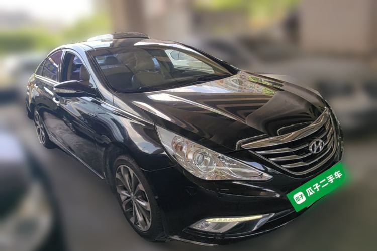 Used Hyundai Sonata 2013 2.4L Automatic Leading Edition China IV Standard Front Right 45 Deg