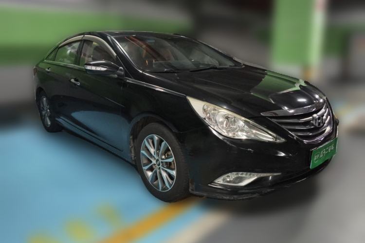Used Hyundai Sonata 2013 2.0L Automatic Luxury Edition Front Right 45 Deg