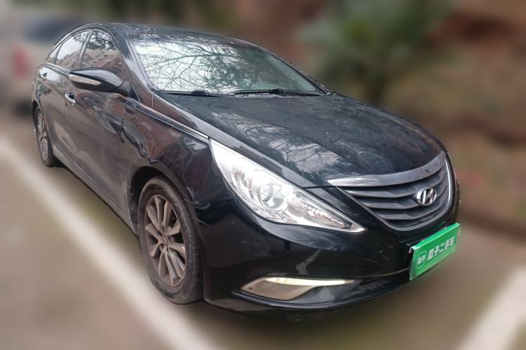 Used Hyundai Sonata 2013 2.4L Automatic Leading Edition China IV Standard Front Right 45 Deg