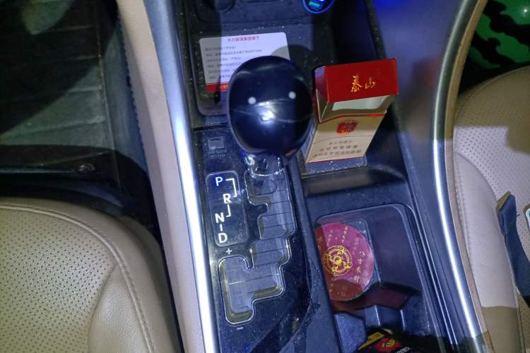 Used Hyundai Sonata 2013 2.0L Automatic Luxury Edition Gear Lever
