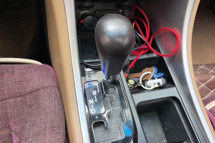 Used Hyundai Sonata 2013 2.4L Automatic Leading Edition China IV Standard Gear Lever